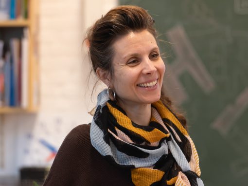 “Als onderwijsambassadeur kon ik op een laagdrempelige manier kennis maken met het onderwijs.” “Als onderwijsambassadeur kon ik op een laagdrempelige manier kennis maken met het onderwijs.”